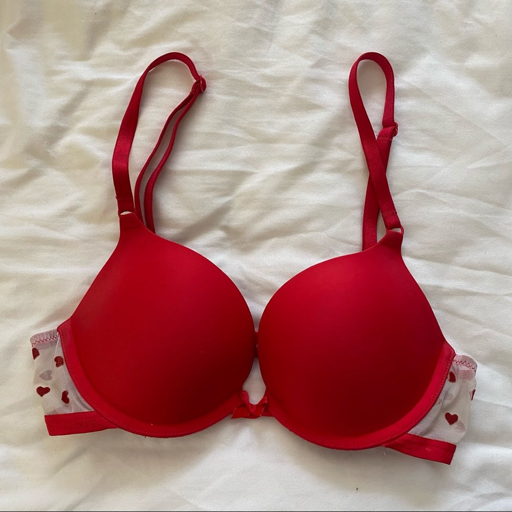 Cute hearts VS push-up bra
